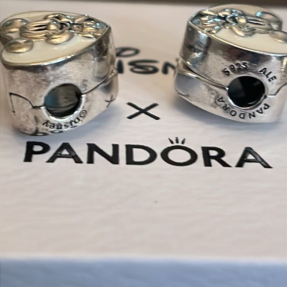 New Authentic Disney x Pandora Vintage Mickey Mouse enamel heart clip charms - Picture 4 of 6